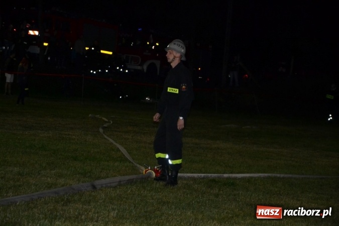 Zdjęcie w galerii na portalu naszraciborz.pl: Nocne zawody strażackie w Bolesławiu. Emocje i frekwencja jak na Euro wiadomości z regionu