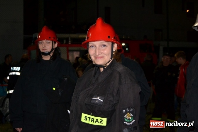 Zdjęcie w galerii na portalu naszraciborz.pl: Nocne zawody strażackie w Bolesławiu. Emocje i frekwencja jak na Euro wiadomości z regionu