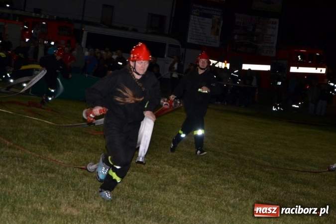 Zdjęcie w galerii na portalu naszraciborz.pl: Nocne zawody strażackie w Bolesławiu. Emocje i frekwencja jak na Euro wiadomości z regionu