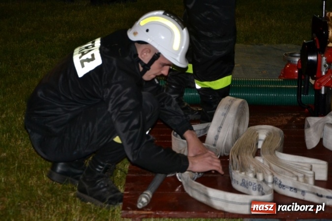 Zdjęcie w galerii na portalu naszraciborz.pl: Nocne zawody strażackie w Bolesławiu. Emocje i frekwencja jak na Euro wiadomości z regionu
