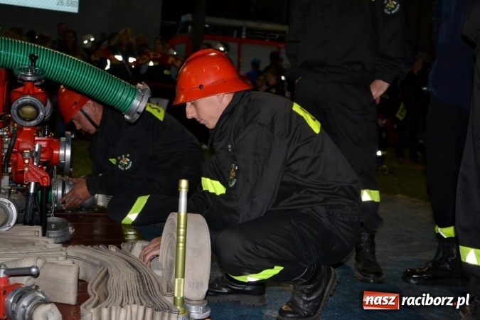 Zdjęcie w galerii na portalu naszraciborz.pl: Nocne zawody strażackie w Bolesławiu. Emocje i frekwencja jak na Euro wiadomości z regionu