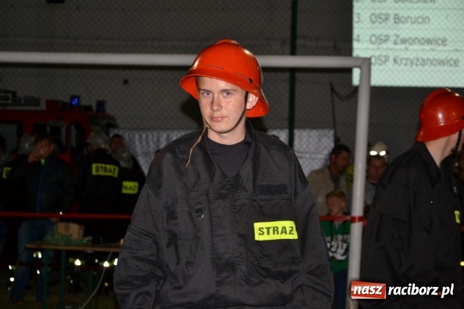 Zdjęcie w galerii na portalu naszraciborz.pl: Nocne zawody strażackie w Bolesławiu. Emocje i frekwencja jak na Euro wiadomości z regionu