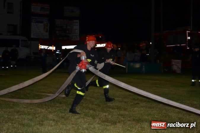 Zdjęcie w galerii na portalu naszraciborz.pl: Nocne zawody strażackie w Bolesławiu. Emocje i frekwencja jak na Euro wiadomości z regionu
