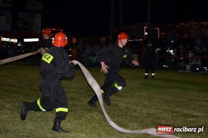 Zdjęcie w galerii na portalu naszraciborz.pl: Nocne zawody strażackie w Bolesławiu. Emocje i frekwencja jak na Euro wiadomości z regionu