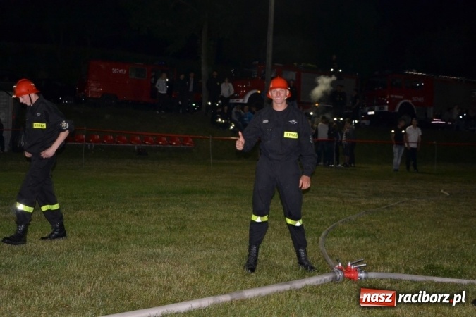Zdjęcie w galerii na portalu naszraciborz.pl: Nocne zawody strażackie w Bolesławiu. Emocje i frekwencja jak na Euro wiadomości z regionu