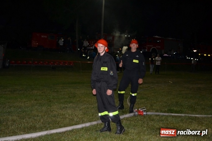 Zdjęcie w galerii na portalu naszraciborz.pl: Nocne zawody strażackie w Bolesławiu. Emocje i frekwencja jak na Euro wiadomości z regionu