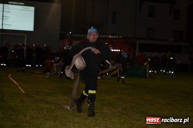 Zdjęcie w galerii na portalu naszraciborz.pl: Nocne zawody strażackie w Bolesławiu. Emocje i frekwencja jak na Euro wiadomości z regionu