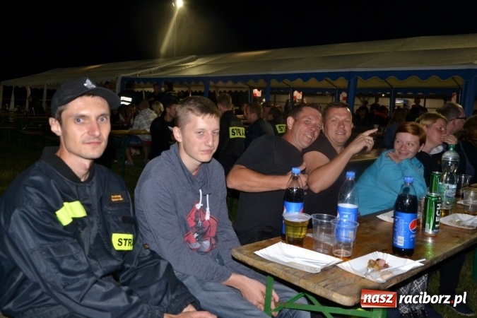 Zdjęcie w galerii na portalu naszraciborz.pl: Nocne zawody strażackie w Bolesławiu. Emocje i frekwencja jak na Euro wiadomości z regionu