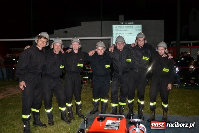 Zdjęcie w galerii na portalu naszraciborz.pl: Nocne zawody strażackie w Bolesławiu. Emocje i frekwencja jak na Euro wiadomości z regionu