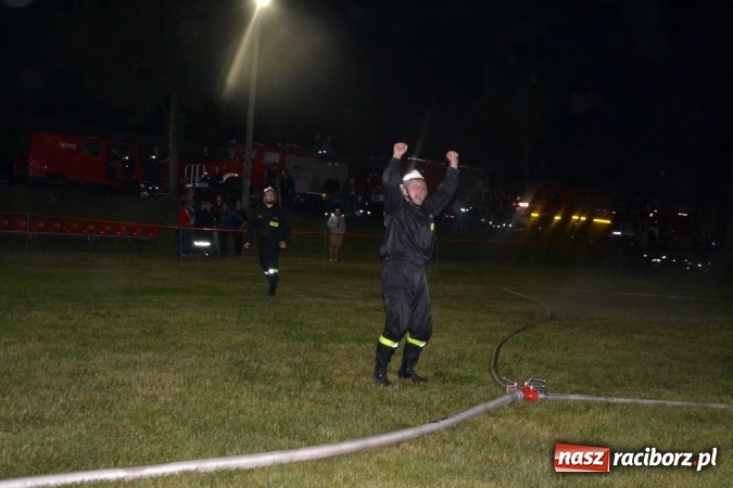 Zdjęcie w galerii na portalu naszraciborz.pl: Nocne zawody strażackie w Bolesławiu. Emocje i frekwencja jak na Euro wiadomości z regionu