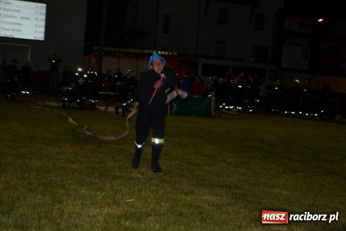 Zdjęcie w galerii na portalu naszraciborz.pl: Nocne zawody strażackie w Bolesławiu. Emocje i frekwencja jak na Euro wiadomości z regionu