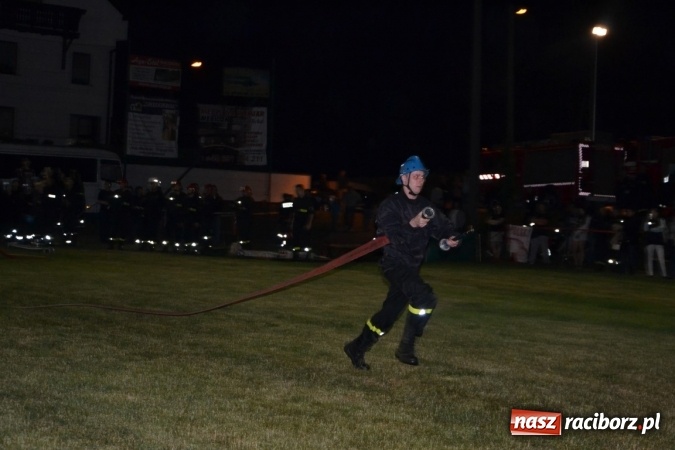 Zdjęcie w galerii na portalu naszraciborz.pl: Nocne zawody strażackie w Bolesławiu. Emocje i frekwencja jak na Euro wiadomości z regionu