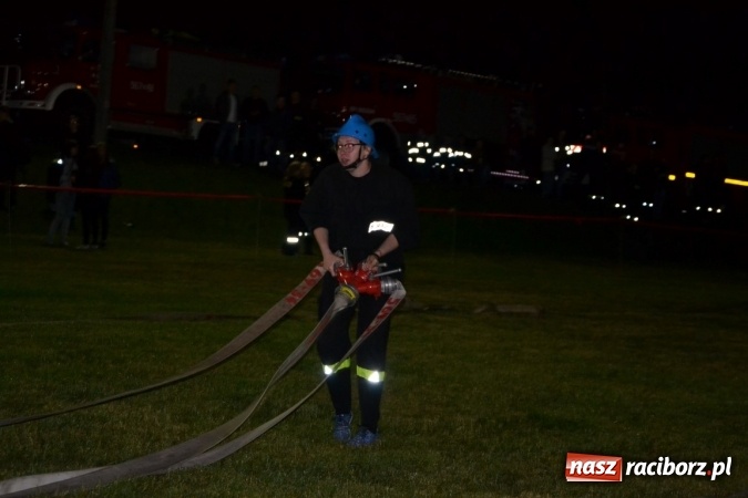 Zdjęcie w galerii na portalu naszraciborz.pl: Nocne zawody strażackie w Bolesławiu. Emocje i frekwencja jak na Euro wiadomości z regionu