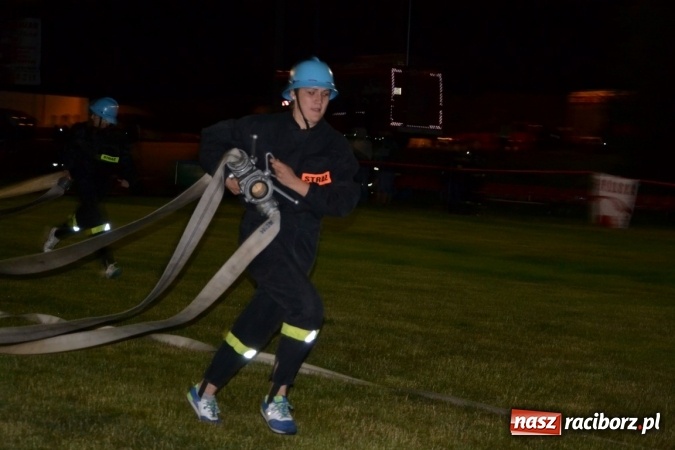 Zdjęcie w galerii na portalu naszraciborz.pl: Nocne zawody strażackie w Bolesławiu. Emocje i frekwencja jak na Euro wiadomości z regionu