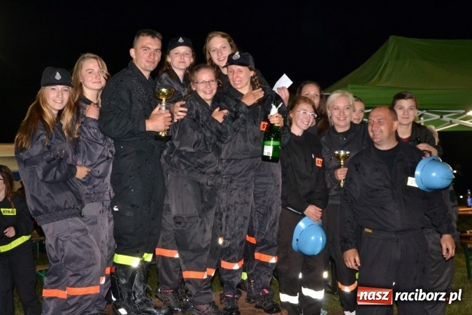 Zdjęcie w galerii na portalu naszraciborz.pl: Nocne zawody strażackie w Bolesławiu. Emocje i frekwencja jak na Euro wiadomości z regionu