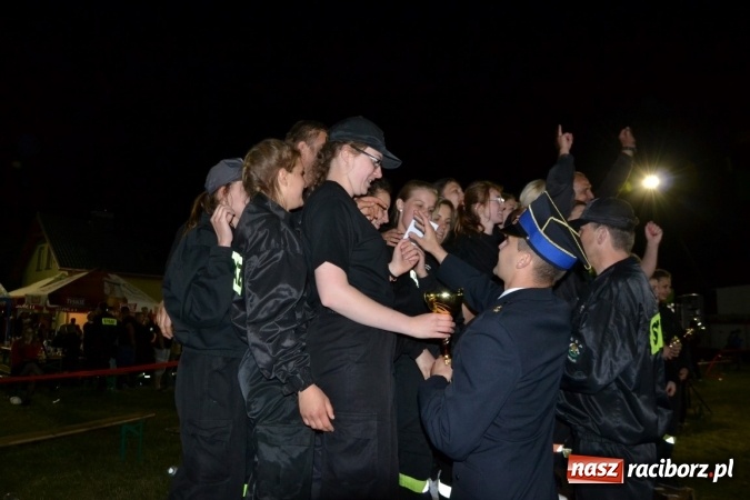 Zdjęcie w galerii na portalu naszraciborz.pl: Nocne zawody strażackie w Bolesławiu. Emocje i frekwencja jak na Euro wiadomości z regionu