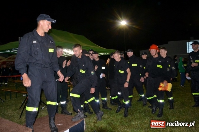 Zdjęcie w galerii na portalu naszraciborz.pl: Nocne zawody strażackie w Bolesławiu. Emocje i frekwencja jak na Euro wiadomości z regionu