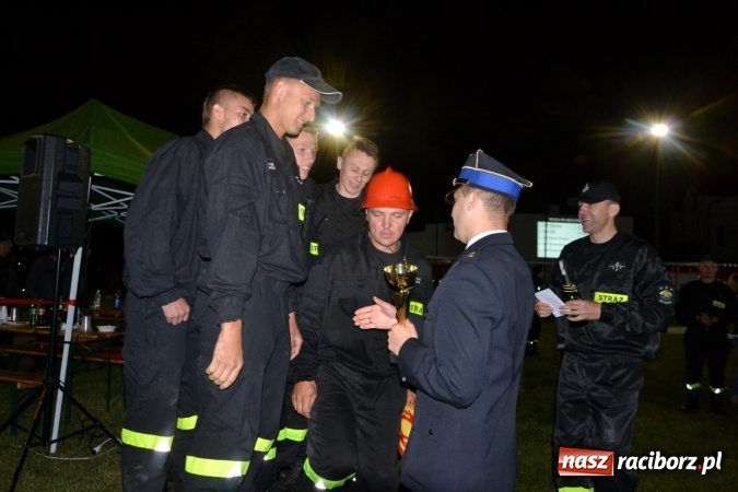 Zdjęcie w galerii na portalu naszraciborz.pl: Nocne zawody strażackie w Bolesławiu. Emocje i frekwencja jak na Euro wiadomości z regionu
