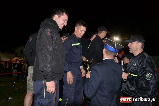 Zdjęcie w galerii na portalu naszraciborz.pl: Nocne zawody strażackie w Bolesławiu. Emocje i frekwencja jak na Euro wiadomości z regionu