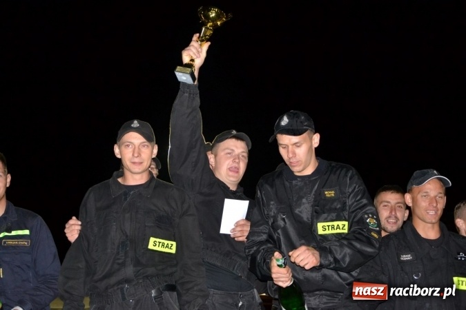 Zdjęcie w galerii na portalu naszraciborz.pl: Nocne zawody strażackie w Bolesławiu. Emocje i frekwencja jak na Euro wiadomości z regionu