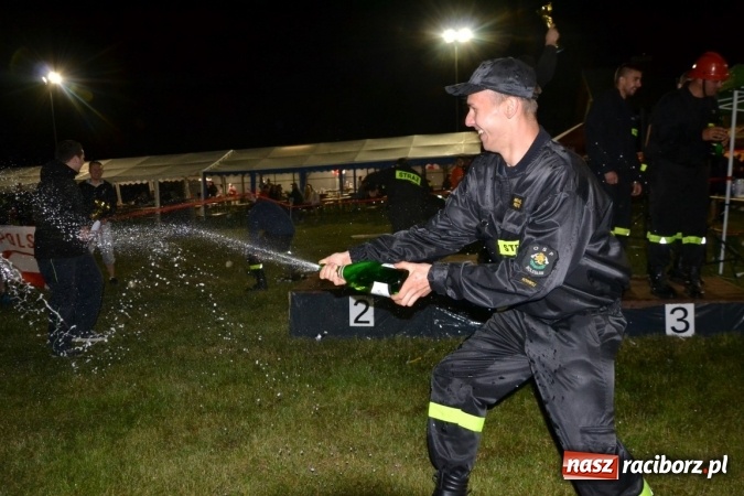 Zdjęcie w galerii na portalu naszraciborz.pl: Nocne zawody strażackie w Bolesławiu. Emocje i frekwencja jak na Euro wiadomości z regionu
