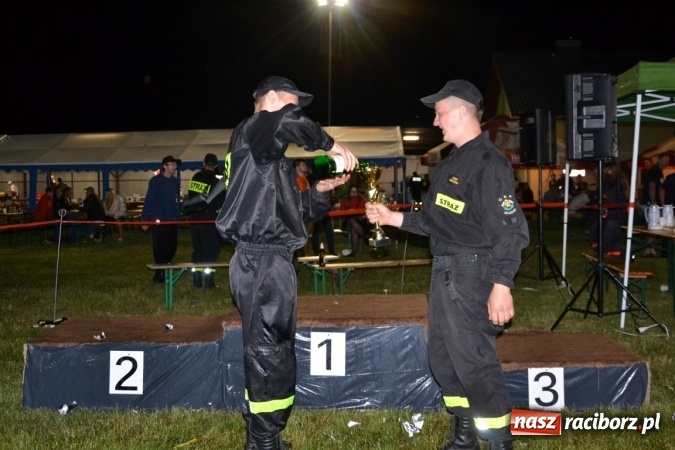 Zdjęcie w galerii na portalu naszraciborz.pl: Nocne zawody strażackie w Bolesławiu. Emocje i frekwencja jak na Euro wiadomości z regionu