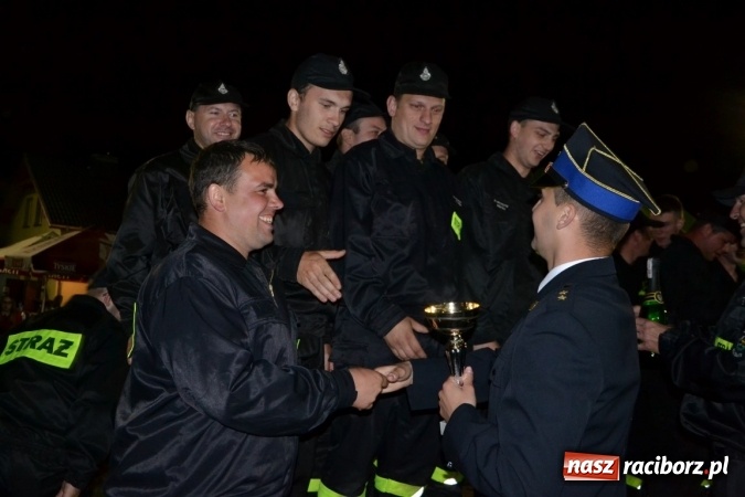 Zdjęcie w galerii na portalu naszraciborz.pl: Nocne zawody strażackie w Bolesławiu. Emocje i frekwencja jak na Euro wiadomości z regionu