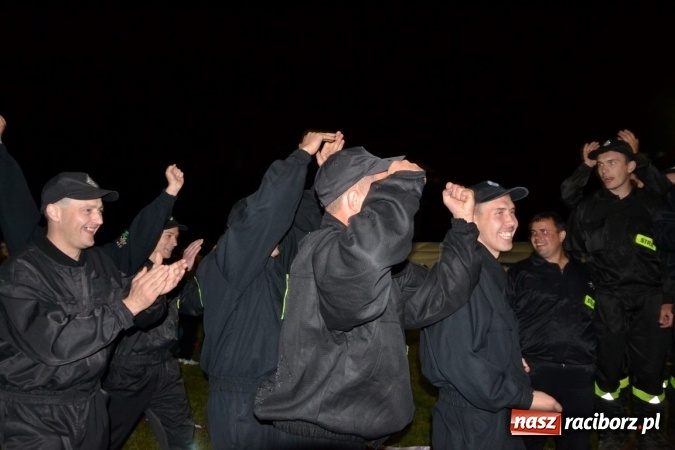 Zdjęcie w galerii na portalu naszraciborz.pl: Nocne zawody strażackie w Bolesławiu. Emocje i frekwencja jak na Euro wiadomości z regionu