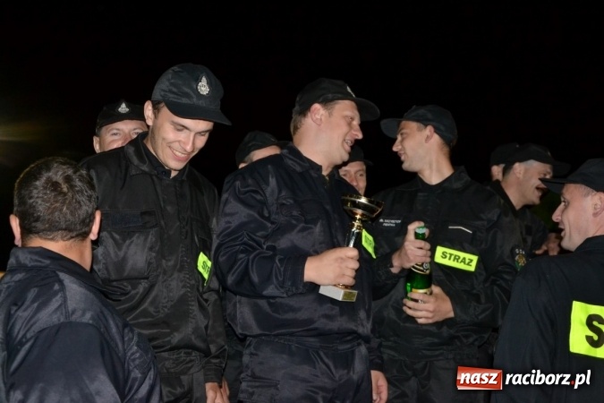 Zdjęcie w galerii na portalu naszraciborz.pl: Nocne zawody strażackie w Bolesławiu. Emocje i frekwencja jak na Euro wiadomości z regionu