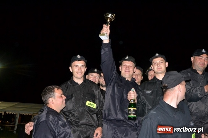 Zdjęcie w galerii na portalu naszraciborz.pl: Nocne zawody strażackie w Bolesławiu. Emocje i frekwencja jak na Euro wiadomości z regionu