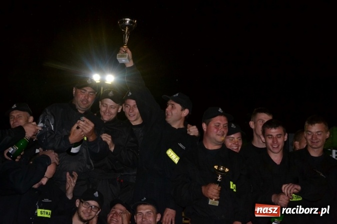 Zdjęcie w galerii na portalu naszraciborz.pl: Nocne zawody strażackie w Bolesławiu. Emocje i frekwencja jak na Euro wiadomości z regionu