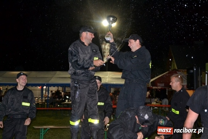 Zdjęcie w galerii na portalu naszraciborz.pl: Nocne zawody strażackie w Bolesławiu. Emocje i frekwencja jak na Euro wiadomości z regionu