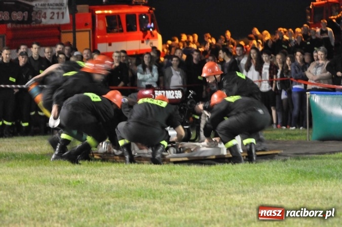 Zdjęcie w galerii na portalu naszraciborz.pl: Nocne zawody strażackie w Bolesławiu. Emocje i frekwencja jak na Euro wiadomości z regionu