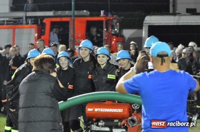 Zdjęcie w galerii na portalu naszraciborz.pl: Nocne zawody strażackie w Bolesławiu. Emocje i frekwencja jak na Euro wiadomości z regionu