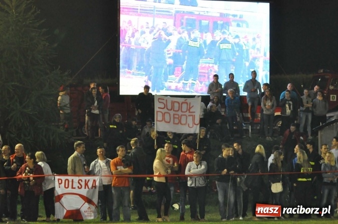 Zdjęcie w galerii na portalu naszraciborz.pl: Nocne zawody strażackie w Bolesławiu. Emocje i frekwencja jak na Euro wiadomości z regionu