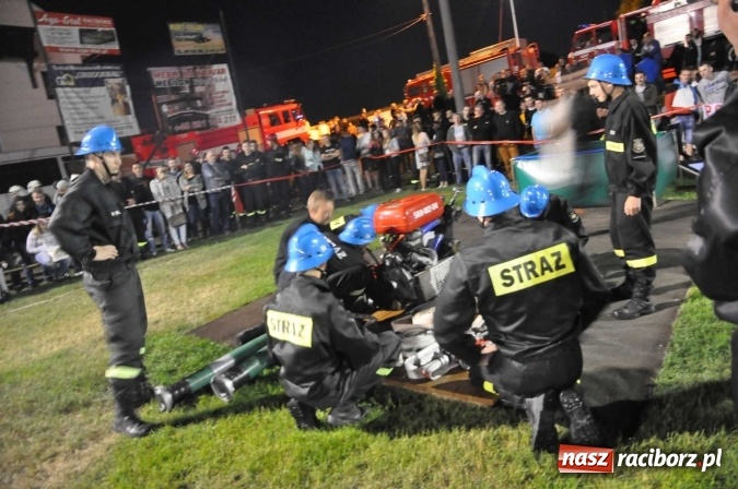 Zdjęcie w galerii na portalu naszraciborz.pl: Nocne zawody strażackie w Bolesławiu. Emocje i frekwencja jak na Euro wiadomości z regionu