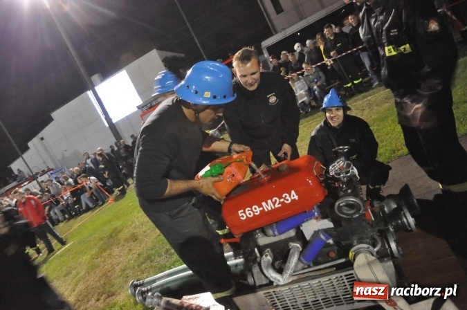 Zdjęcie w galerii na portalu naszraciborz.pl: Nocne zawody strażackie w Bolesławiu. Emocje i frekwencja jak na Euro wiadomości z regionu