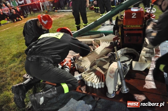 Zdjęcie w galerii na portalu naszraciborz.pl: Nocne zawody strażackie w Bolesławiu. Emocje i frekwencja jak na Euro wiadomości z regionu