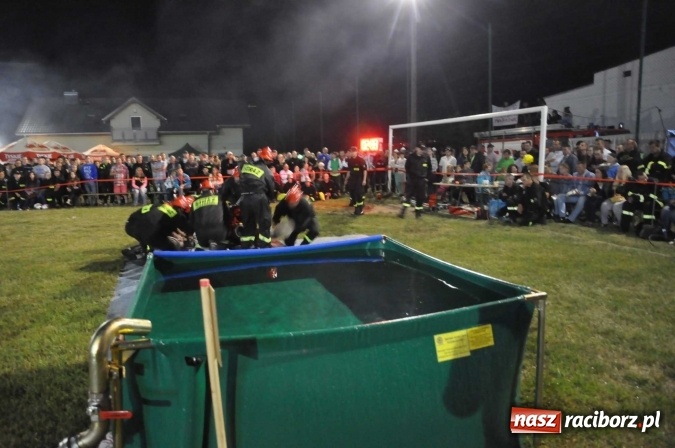 Zdjęcie w galerii na portalu naszraciborz.pl: Nocne zawody strażackie w Bolesławiu. Emocje i frekwencja jak na Euro wiadomości z regionu