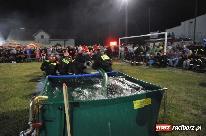 Zdjęcie w galerii na portalu naszraciborz.pl: Nocne zawody strażackie w Bolesławiu. Emocje i frekwencja jak na Euro wiadomości z regionu