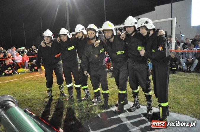 Zdjęcie w galerii na portalu naszraciborz.pl: Nocne zawody strażackie w Bolesławiu. Emocje i frekwencja jak na Euro wiadomości z regionu