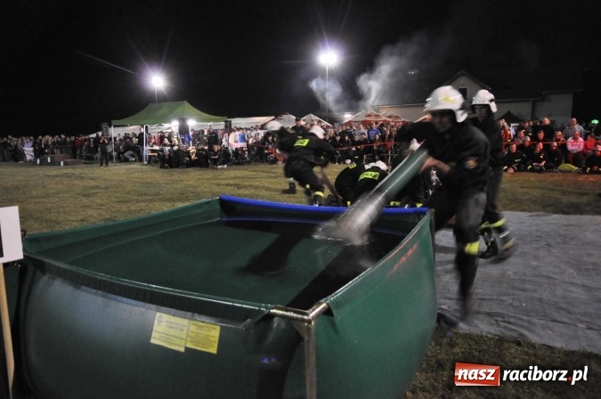 Zdjęcie w galerii na portalu naszraciborz.pl: Nocne zawody strażackie w Bolesławiu. Emocje i frekwencja jak na Euro wiadomości z regionu