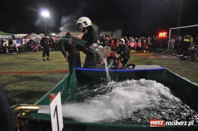Zdjęcie w galerii na portalu naszraciborz.pl: Nocne zawody strażackie w Bolesławiu. Emocje i frekwencja jak na Euro wiadomości z regionu