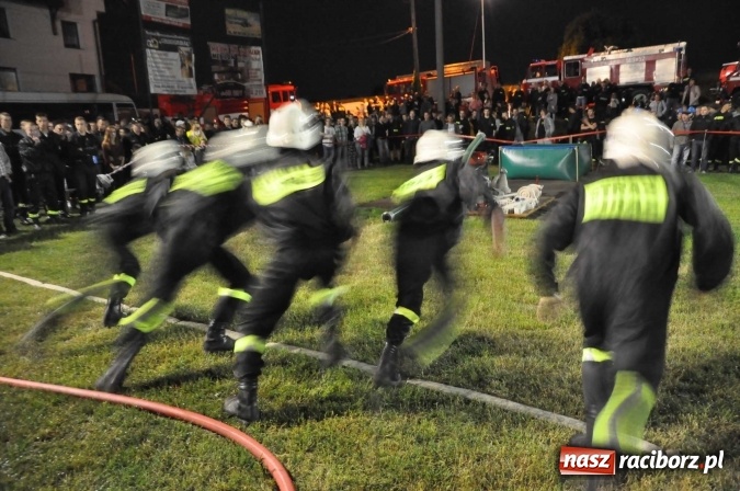 Zdjęcie w galerii na portalu naszraciborz.pl: Nocne zawody strażackie w Bolesławiu. Emocje i frekwencja jak na Euro wiadomości z regionu