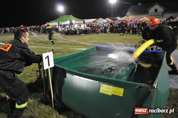 Zdjęcie w galerii na portalu naszraciborz.pl: Nocne zawody strażackie w Bolesławiu. Emocje i frekwencja jak na Euro wiadomości z regionu