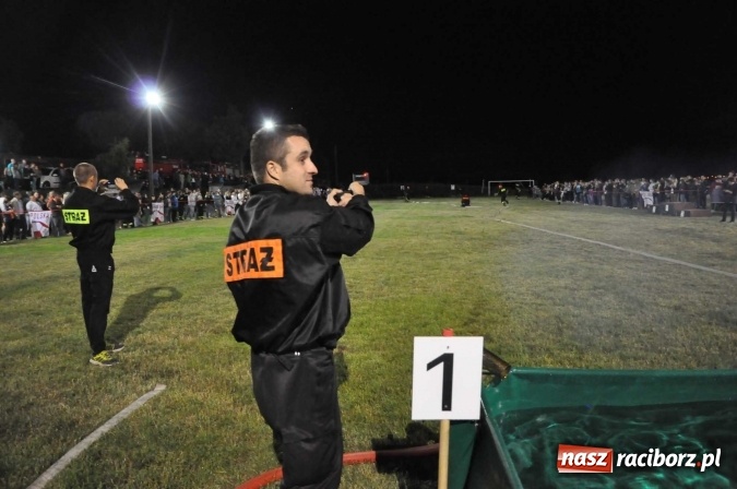 Zdjęcie w galerii na portalu naszraciborz.pl: Nocne zawody strażackie w Bolesławiu. Emocje i frekwencja jak na Euro wiadomości z regionu