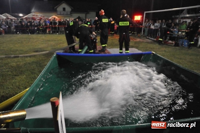Zdjęcie w galerii na portalu naszraciborz.pl: Nocne zawody strażackie w Bolesławiu. Emocje i frekwencja jak na Euro wiadomości z regionu
