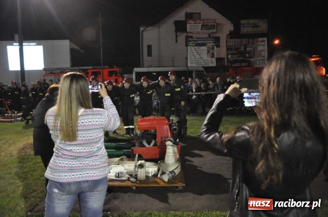 Zdjęcie w galerii na portalu naszraciborz.pl: Nocne zawody strażackie w Bolesławiu. Emocje i frekwencja jak na Euro wiadomości z regionu