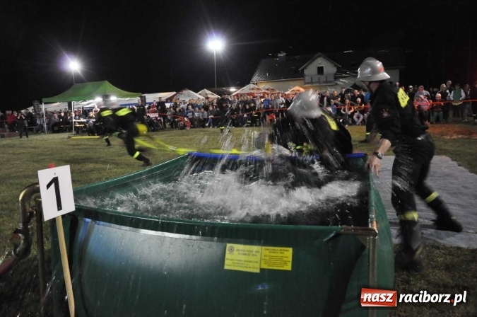 Zdjęcie w galerii na portalu naszraciborz.pl: Nocne zawody strażackie w Bolesławiu. Emocje i frekwencja jak na Euro wiadomości z regionu