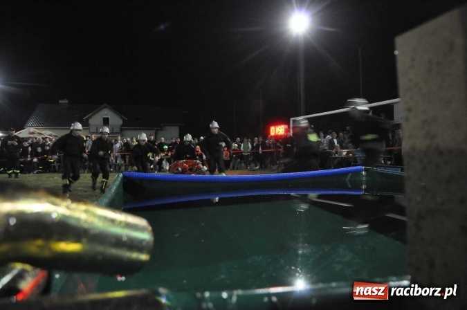 Zdjęcie w galerii na portalu naszraciborz.pl: Nocne zawody strażackie w Bolesławiu. Emocje i frekwencja jak na Euro wiadomości z regionu